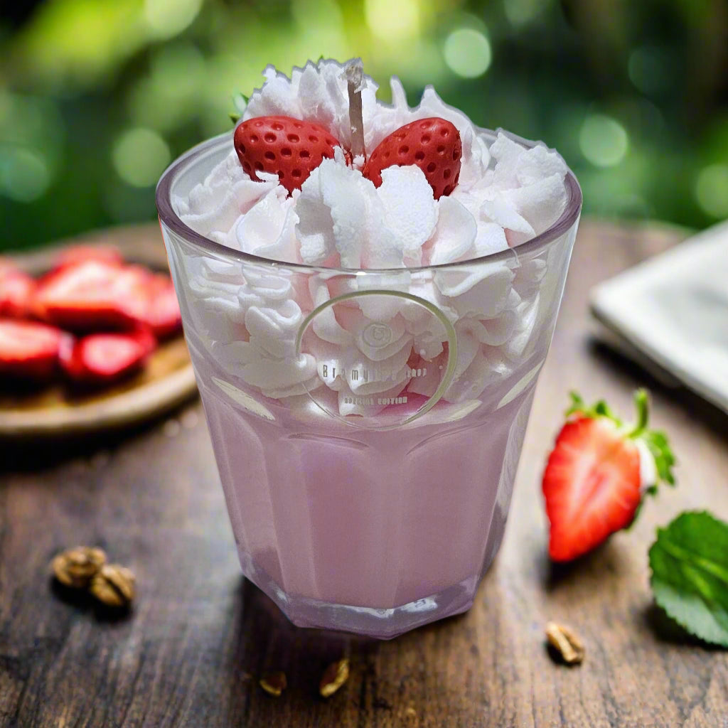 Strawberry Milkshake Scented Candle - Bramylea.shop